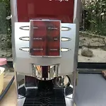 לינה וארוחת בוקר Nuray 2*