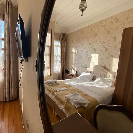 Nuray Bed & Breakfast 2*