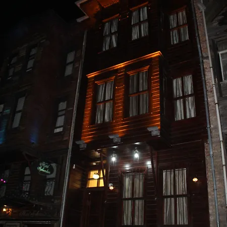 Nuray Bed & Breakfast 2*