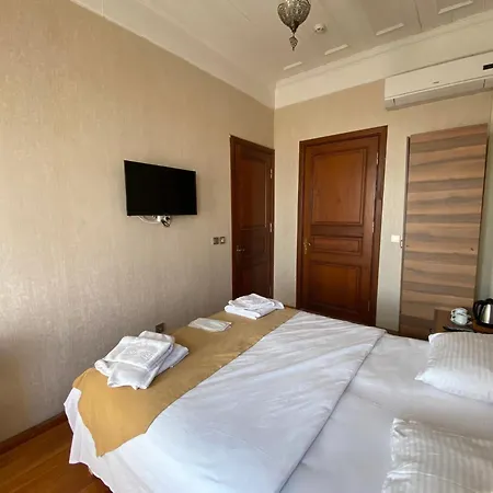 Nuray Bed & Breakfast 2*