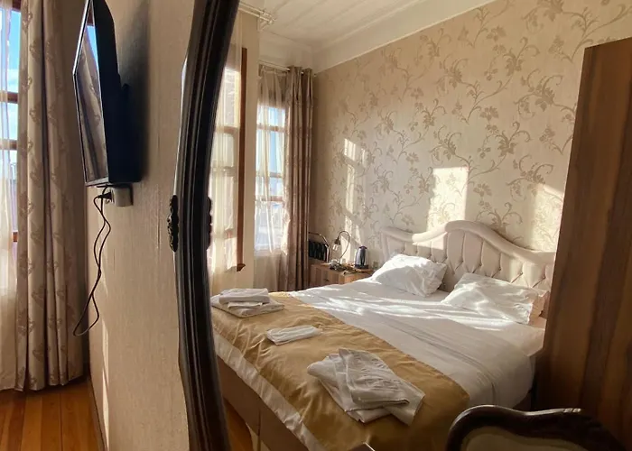 Nuray Bed & Breakfast 2*